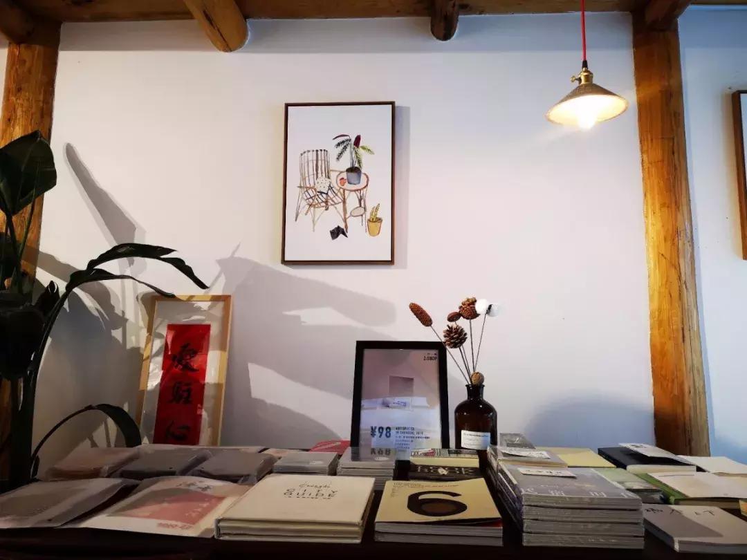 拒绝“人从众”！这个国庆必须到都江堰耍个“懒”，老街茶房、泥塑木作、古园书屋，快来享受你的小闲趣~