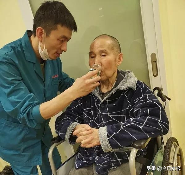 无工作大龄全日制护理研究生,无学历能不能考社工