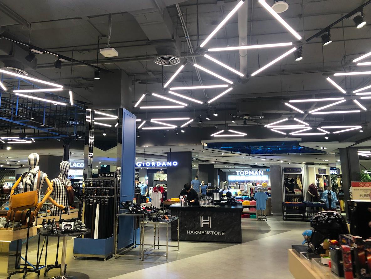 泰国centralworld商场购物,泰国曼谷大皇宫附近商场