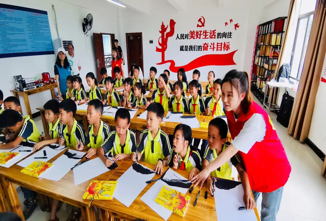 送教下乡美术农民画,儿童创意绘画送老师