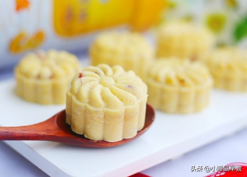 软糯香甜的绿豆糕家常做法,怎么做绿豆糕又好吃又简单又柔软