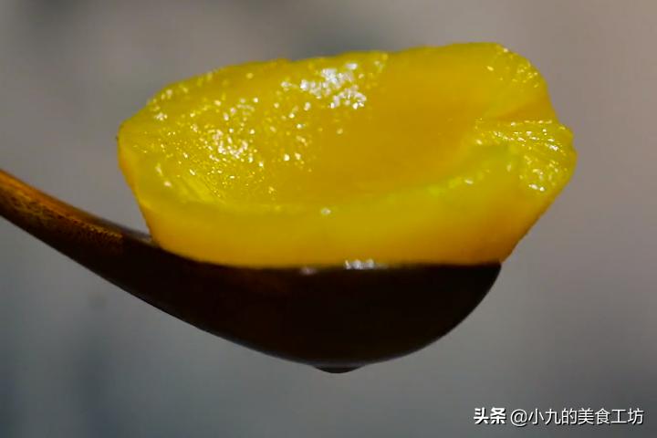 家里黄桃吃不完怎么做黄桃罐头,黄桃罐头黄桃和冰糖的比例是多少