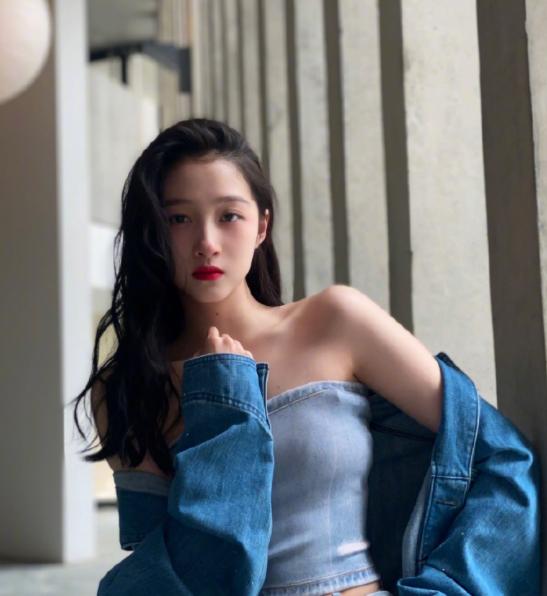 鹿晗微博瘫痪事件,鹿晗导致微博崩溃