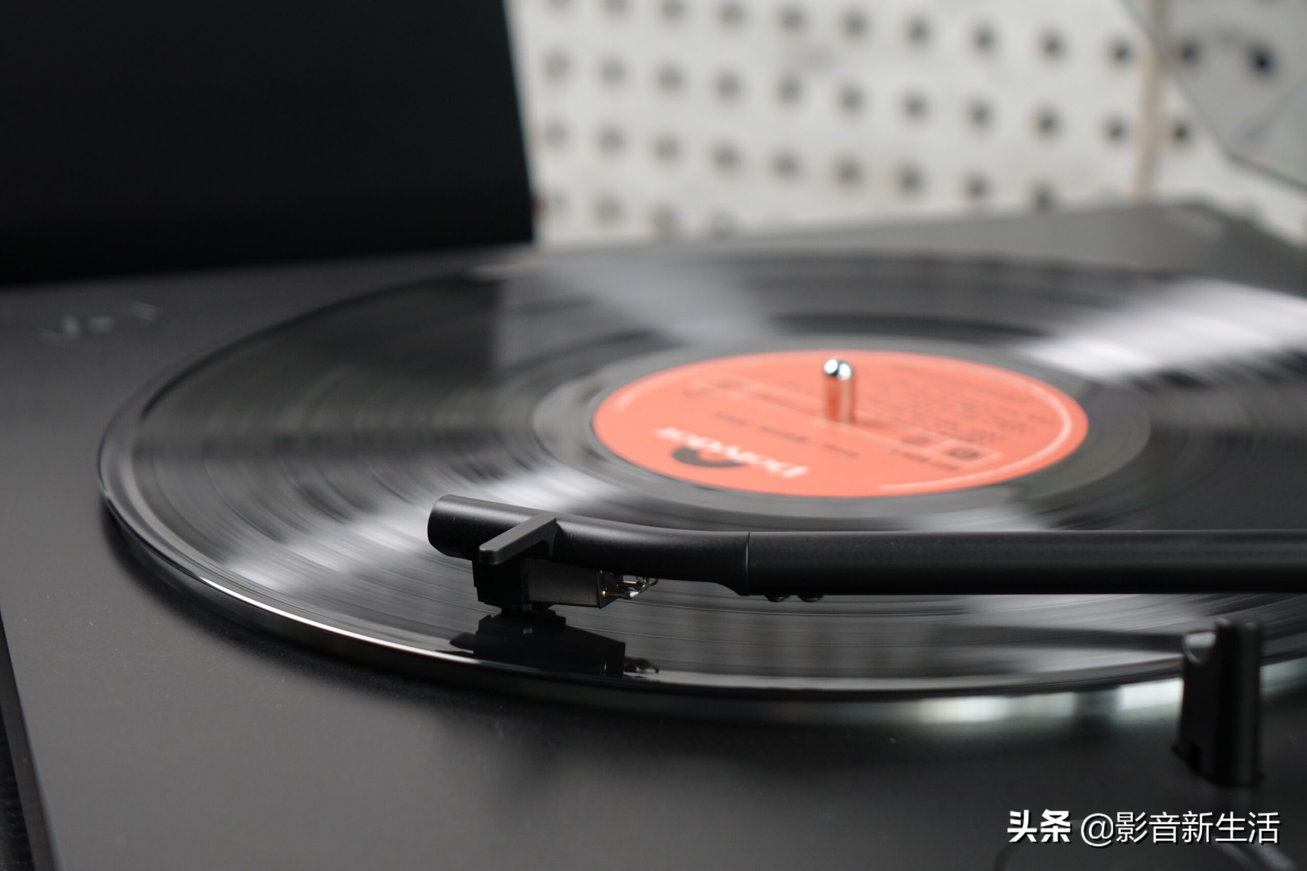 “摆脱繁琐的连接”SonyPS-LX310BT黑胶唱片机