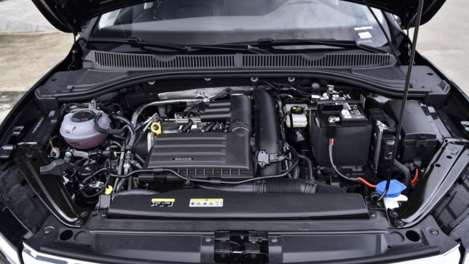 威朗1.5t和速腾1.4t哪个好,别克威朗pro对比蒙迪欧