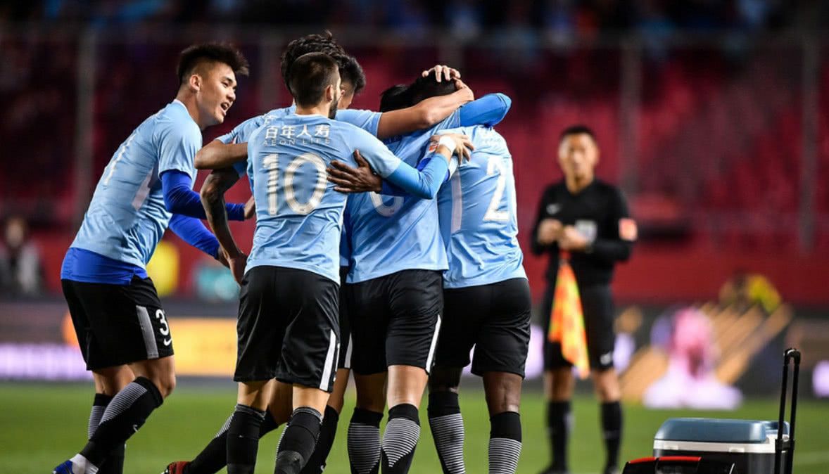 恒大最后一轮对手,恒大和万达谁的足球实力更强