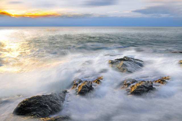 《大江依旧滚滚流》（散文）