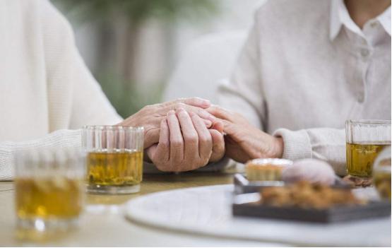 年迈父母心里的秘密被揭晓的那一刻，我终于释然了