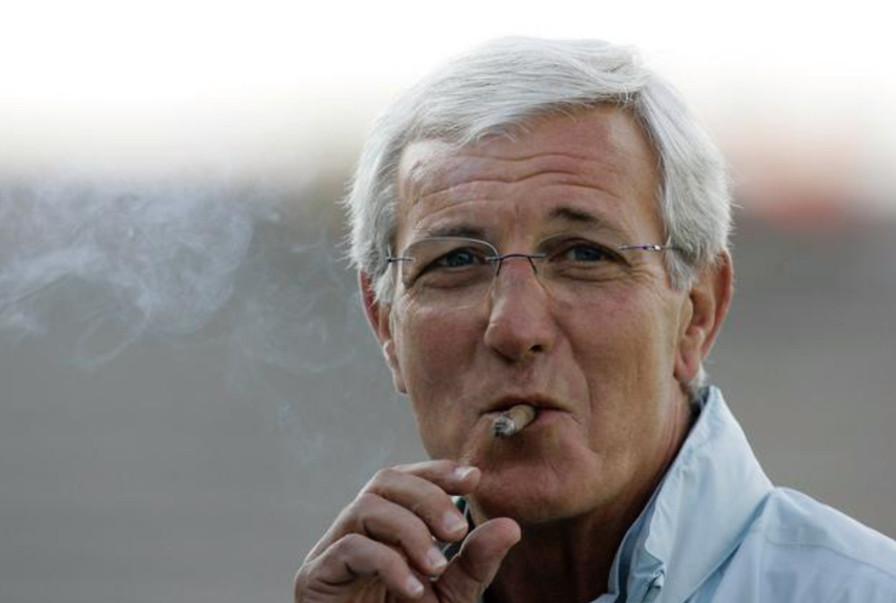 唏嘘！U23小将倒挂金钩破国足打门里皮一群30岁老兵被打趴下