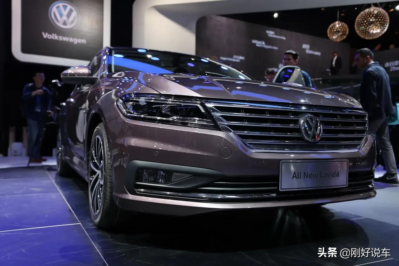 轩逸2022款和朗逸2022款选哪个好,2021新朗逸和14代轩逸配置及价格