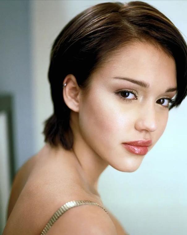 好莱坞女星杰西阿尔芭,美国女演员杰西卡·阿尔芭