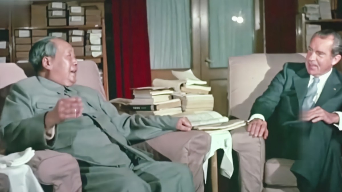 尼克松收到毛*东泽**12字墨宝，不解其意，50年众说纷纭，无人能解