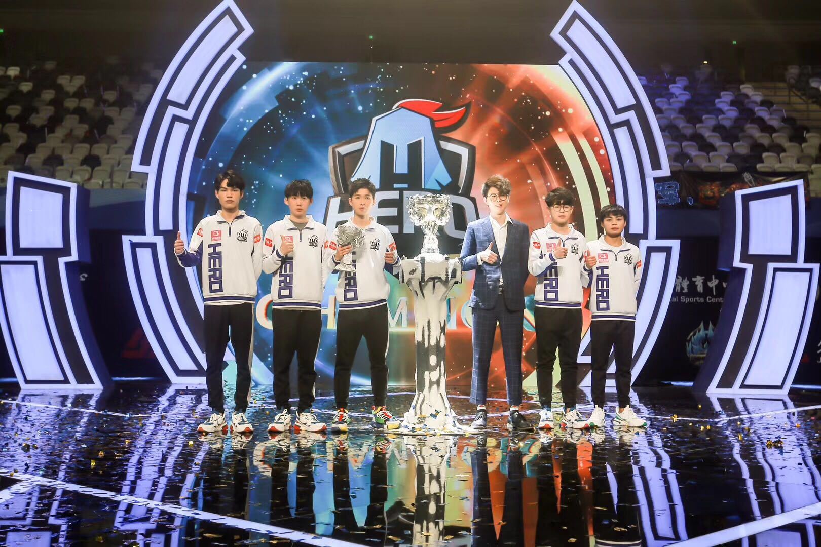 hero久竞冬冠杯夺冠久诚,久诚拿的干将fmvp是在什么比赛