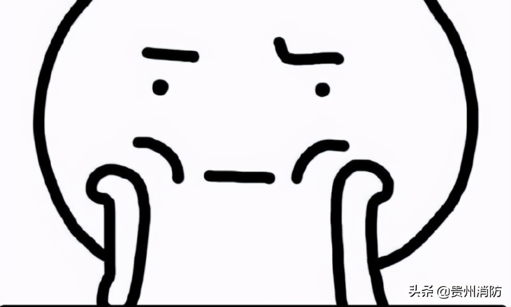 两大车相撞后续,两车相撞现场只有一辆车原视频