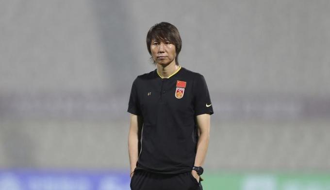 前日本名帅：中国球员普遍贪恋杯中之物，有人吃夜宵能喝十瓶啤酒