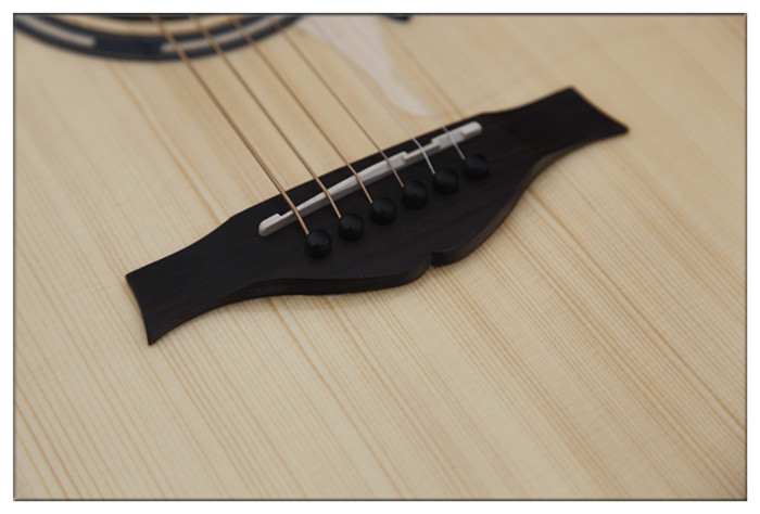 与其怒砸“烧火棍”,不如买一把品牌吉他