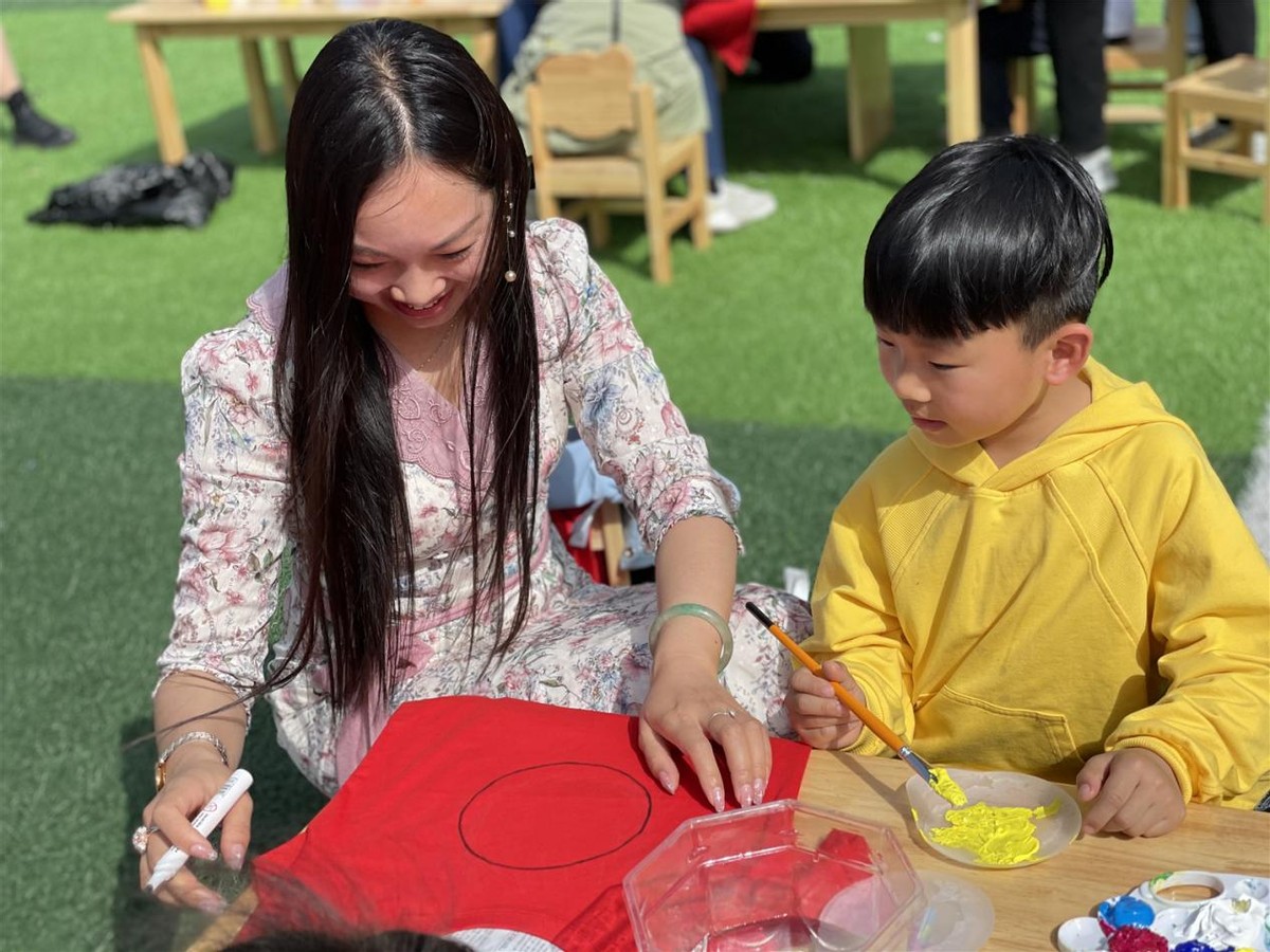 我的童年我做主简笔画图文,亲子diy手绘涂鸦暖场活动