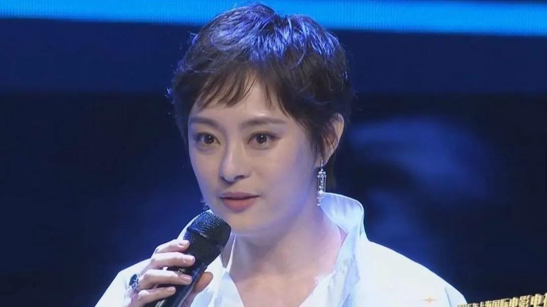 孙俪领奖梅婷,孙俪和梅婷拿奖