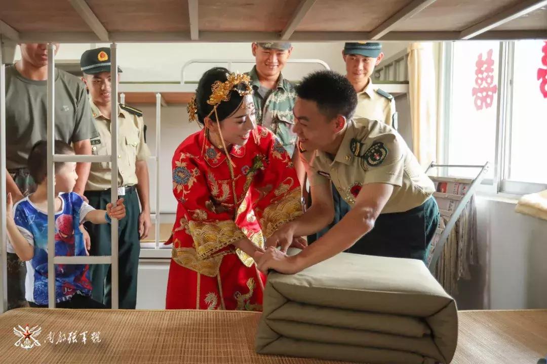 “课目：集体婚礼，内容：娶媳妇儿……”