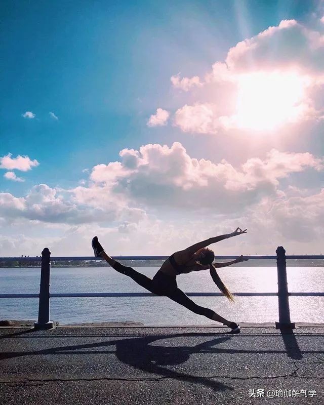 一个女孩几岁练瑜伽赚了十万 (瑜伽年入千万)