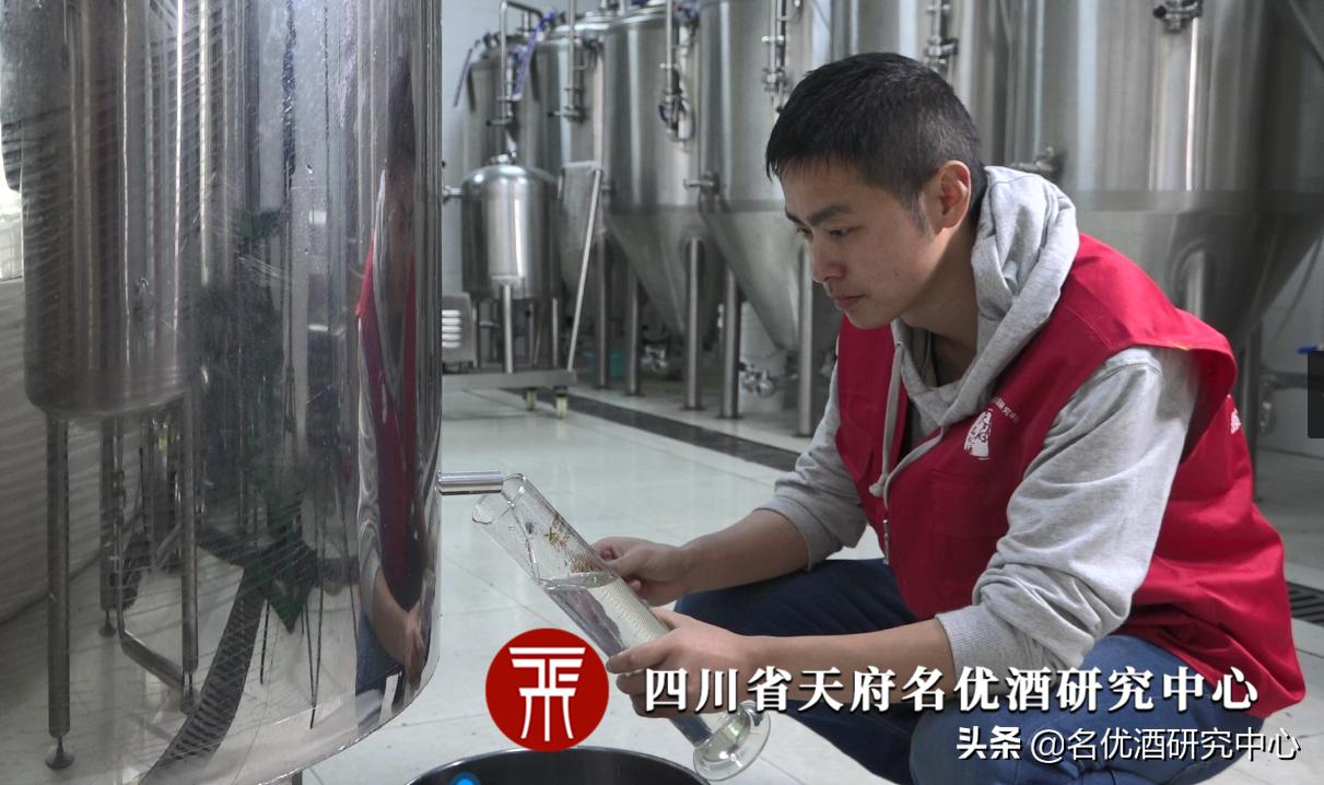 粮食酒苦涩味是什么原因,白酒有苦味是怎么处理