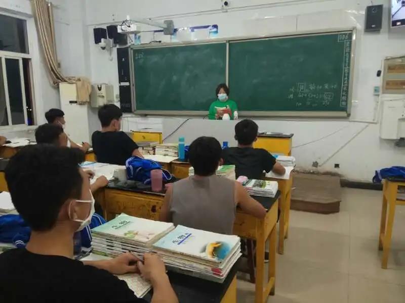 曲周一中校花2014级,曲周一中的校花