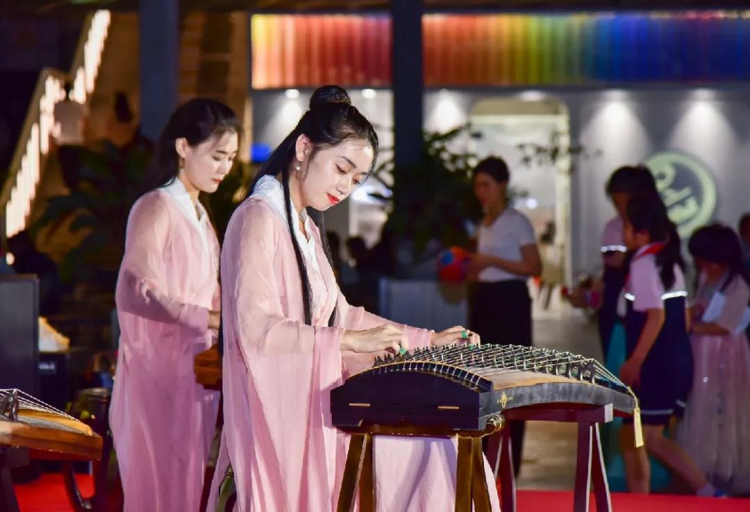 你好夏夜!来“特区1980”,体验湖里的创意夜生活~