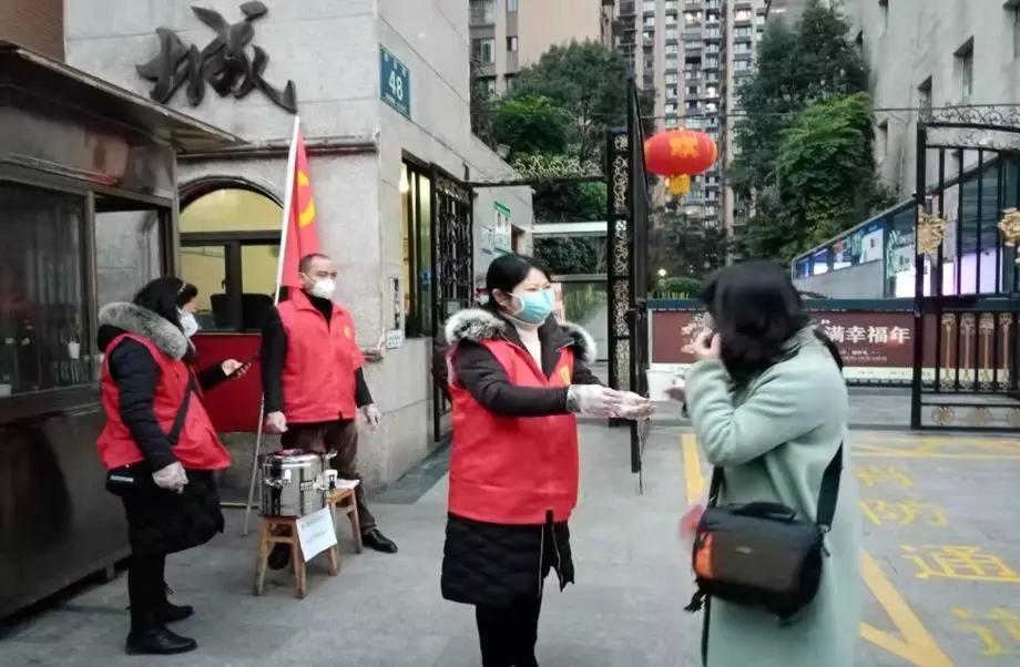 点赞!乐山市市中区的这杯免费爱心汤药很暖心!