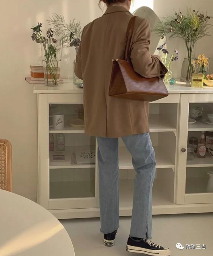 韩剧小女孩看上一款包,韩国小姐姐都背什么包包