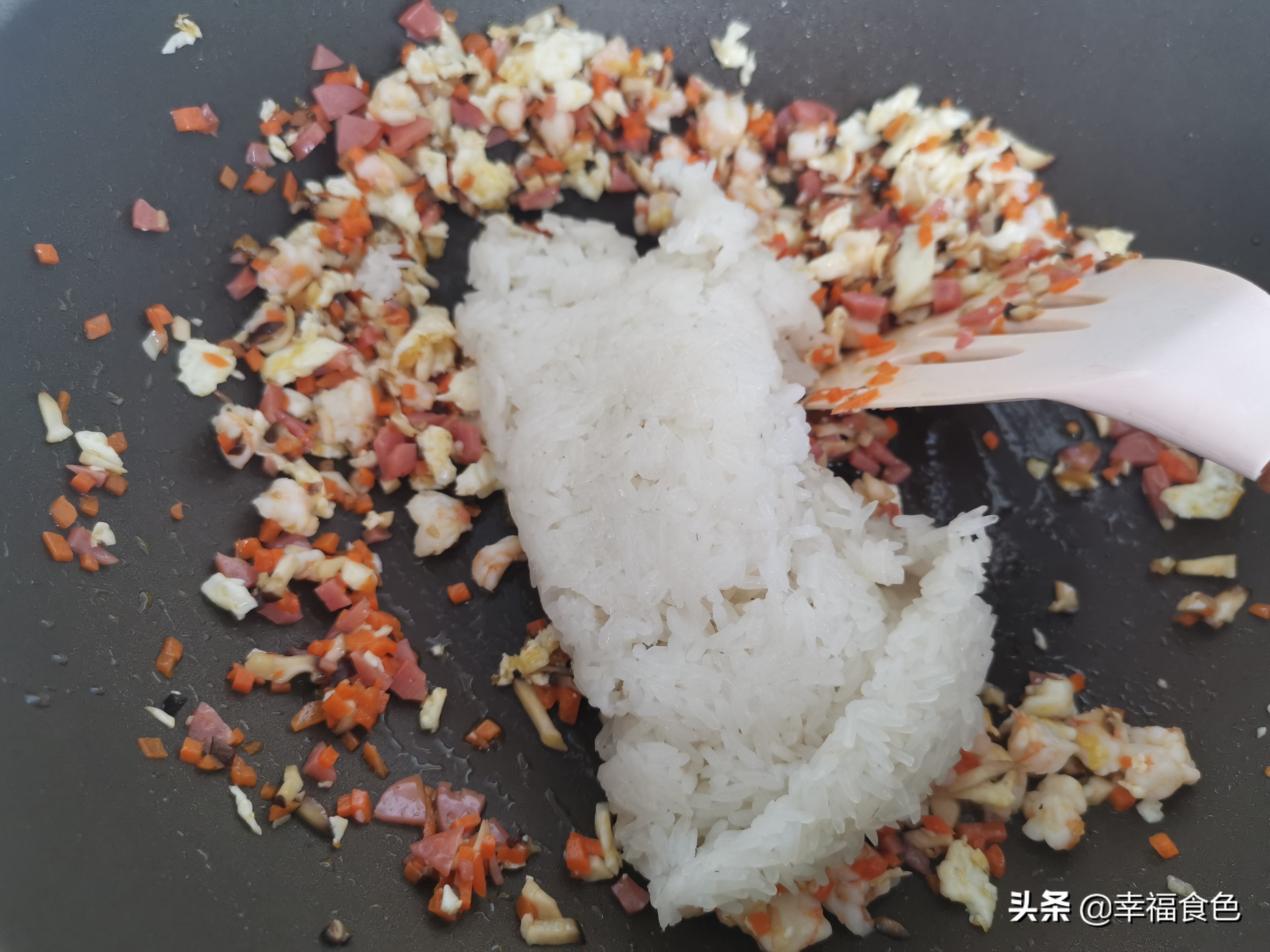 鸡翅包饭味道不错,鸡翅包饭外酥里嫩超好吃