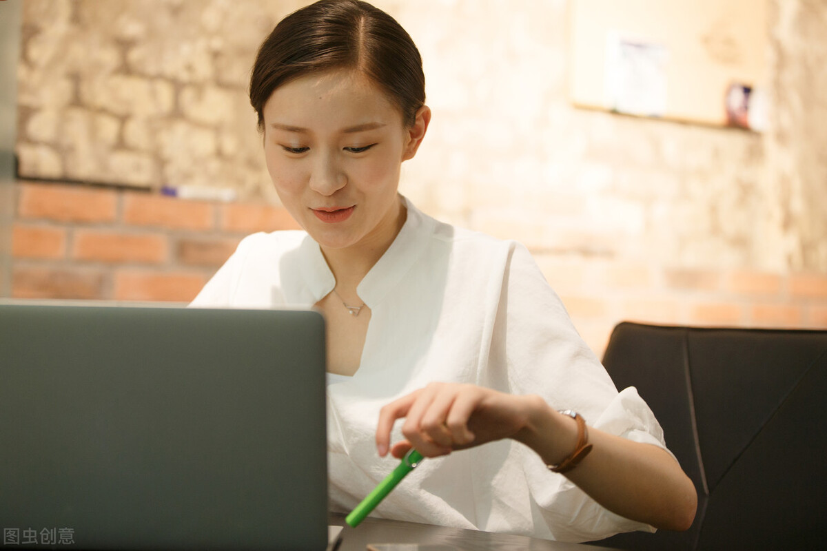 公务员报考条件待遇,公务员岗位哪个前景好又好考