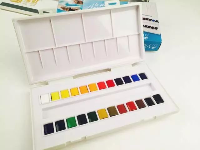 零基础水彩初学者工具推荐,水彩初学者入门工具推荐