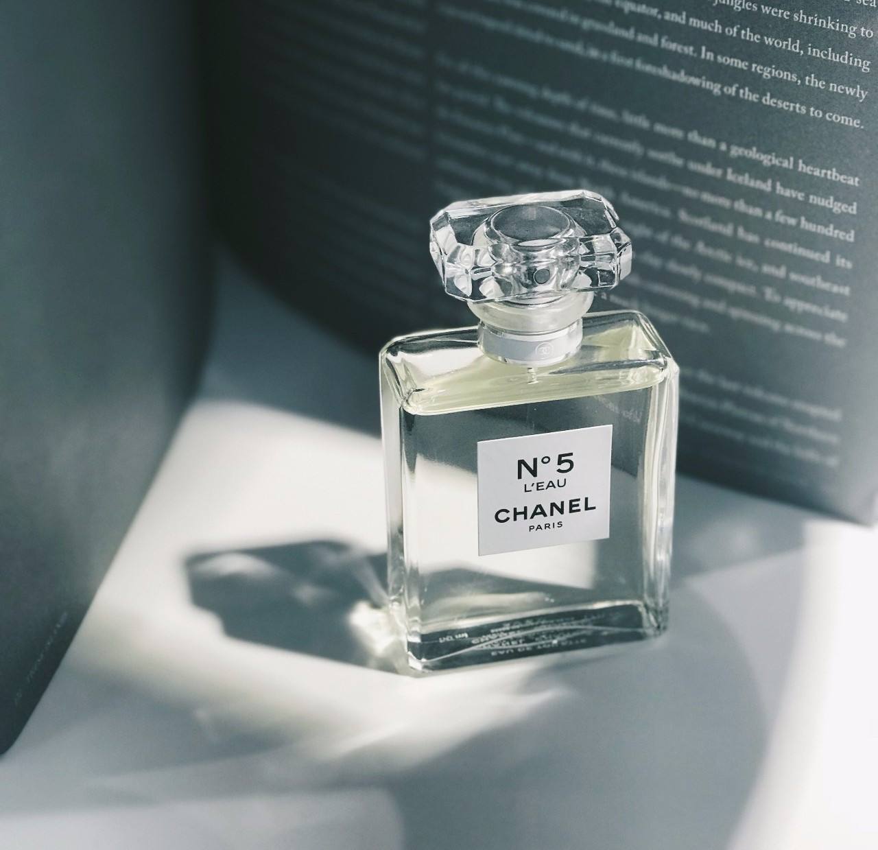 香奈儿5号广告玛丽莲梦露,玛丽莲梦露香奈儿5号英语