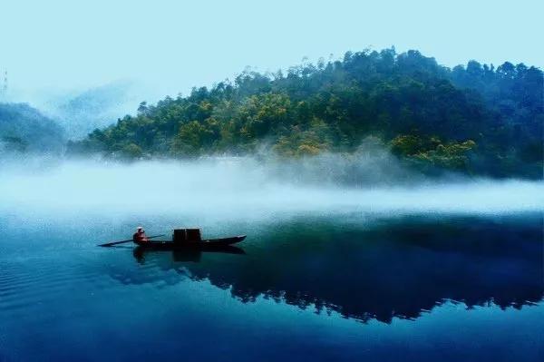 苏轼一生写了多少首诗词散文,苏轼共有多少首诗和多少首词