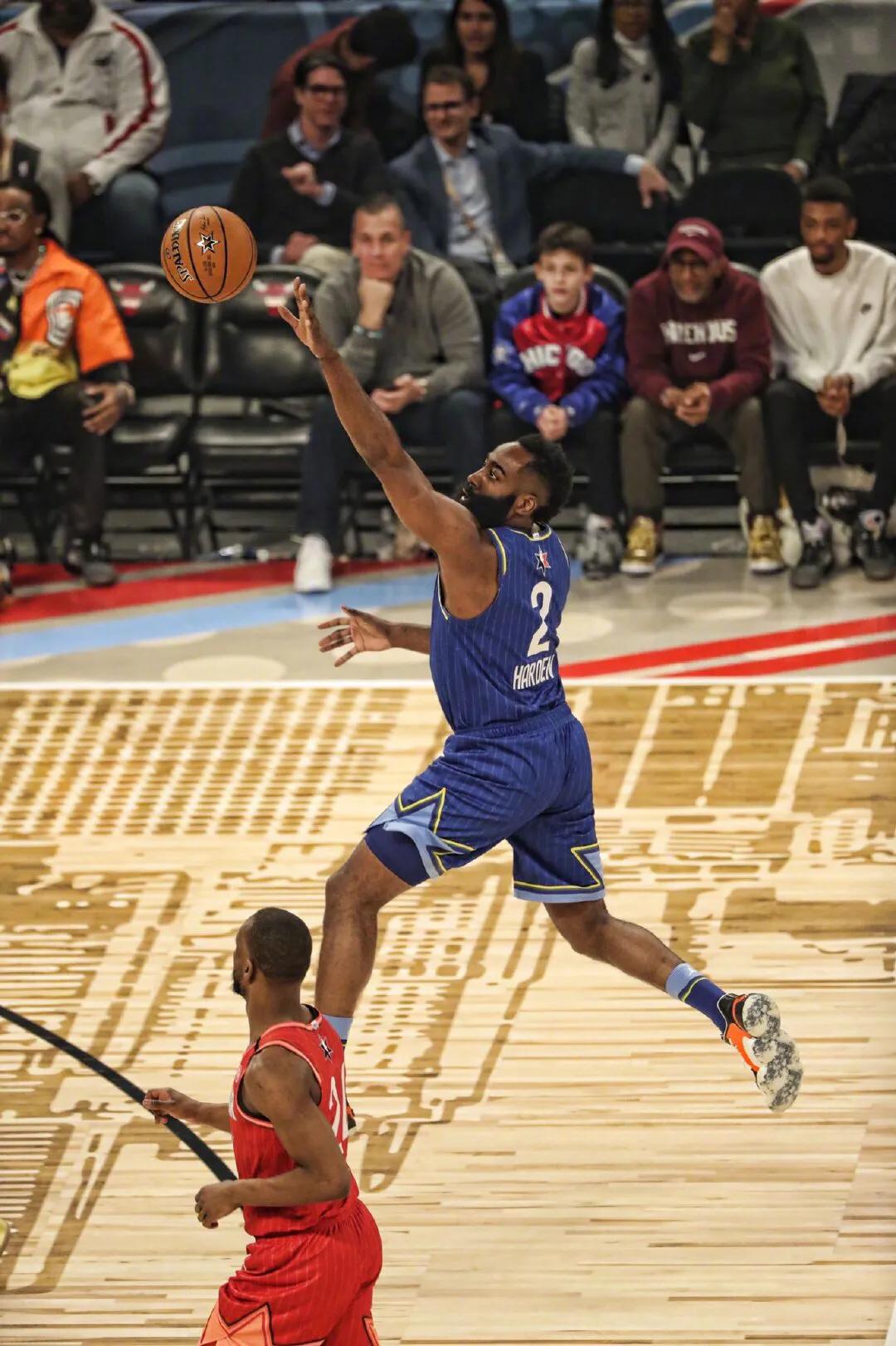 nba全明星詹姆斯对战字母哥,2019全明星赛詹姆斯队vs字母哥队