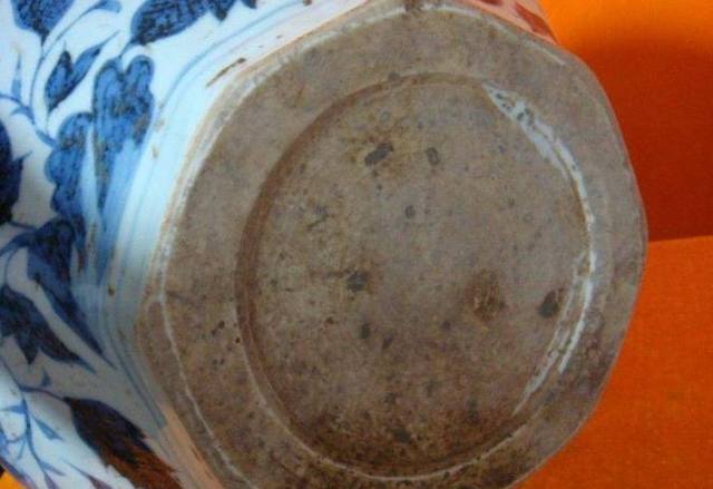 他用10元买个青花瓷，装过牛奶，当过尿壶，105年后卖了4900多万