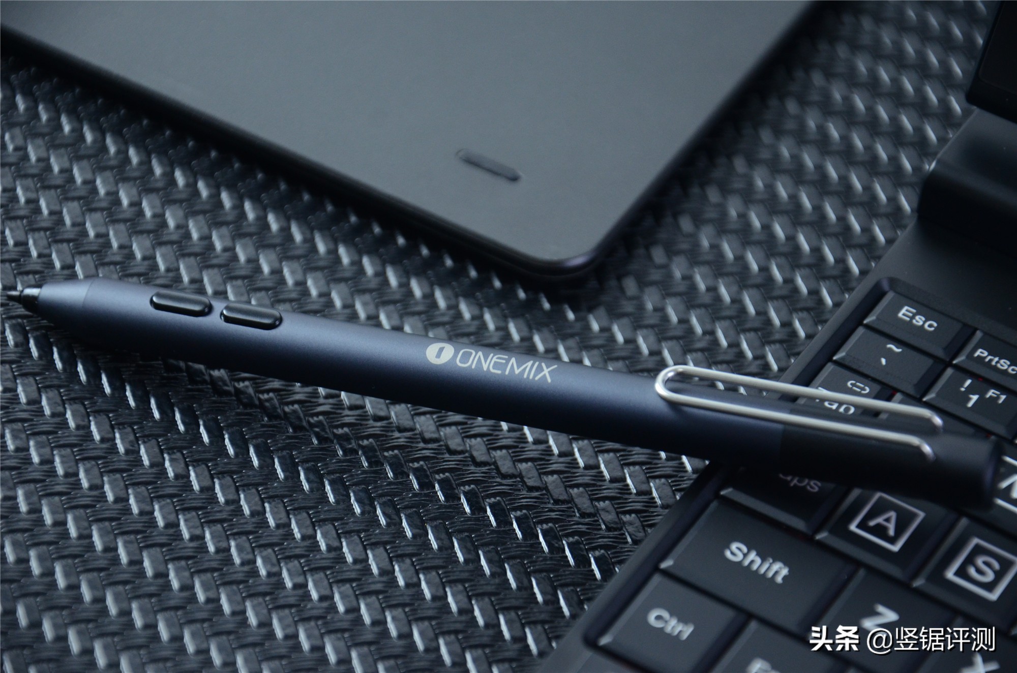 屏幕支持旋转！壹号本“工程师PC”迷你笔记本评测