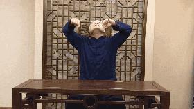 颈椎病千万别做这动作,颈椎病患者千万不要做这个动作