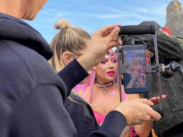 女神卡卡视频,卡卡最新mv图片