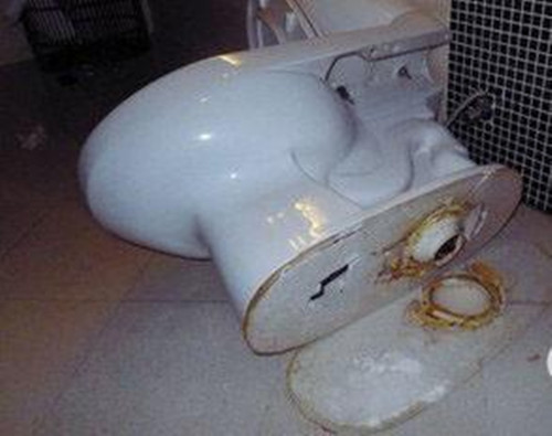 马桶法兰圈用多久更换,马桶法兰圈第一次安装不好会坏吗