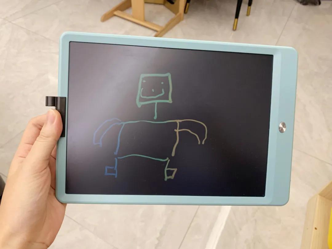 幼儿学写字握笔的正确方法,幼儿初学写字需要大人握笔吗