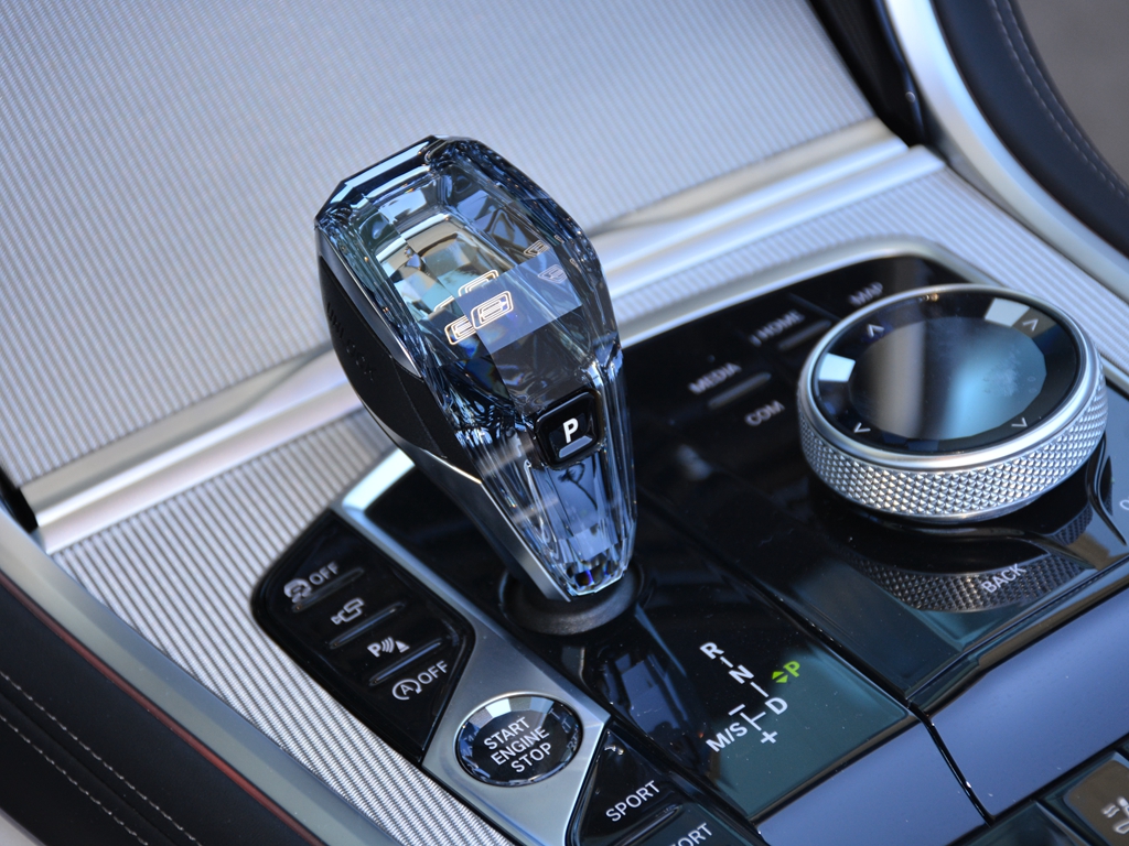 宝马8系和奥迪a8哪个值得入手,奥迪a8和宝马8系哪个快