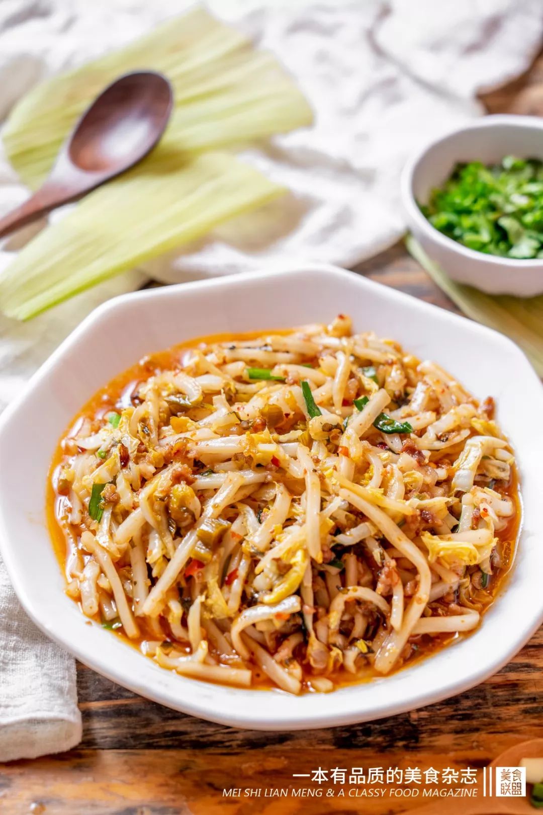 昆明这家小吃店里的传奇男人,17年来让人又嫉妒又欢喜