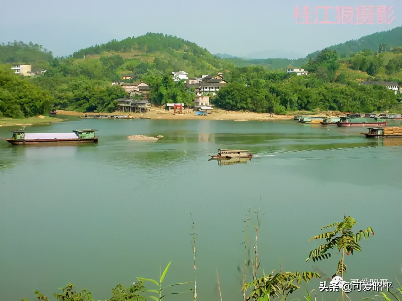 昭平县桂江东岸公路视频,贺州昭平道路建设