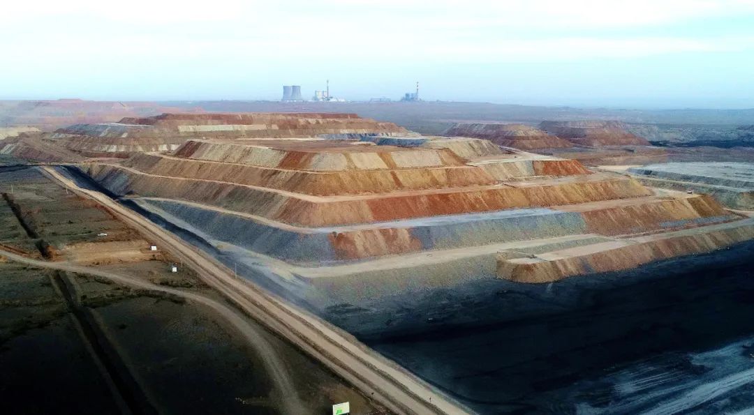 从“西进”到“西兴”——河南能源*疆新**公司推进“一园区两基地”