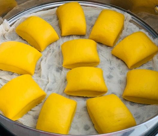 蒸馒头不发酸小技巧,蒸馒头不硬的技巧