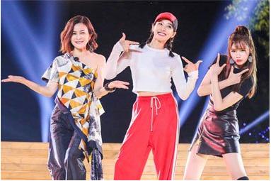 额头凸窄适合的发型女,额头扁脸长适合什么发型女