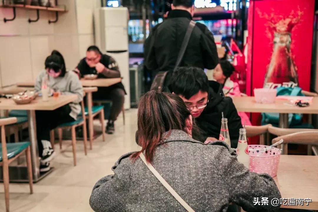 建政路柳州螺蛳粉,半夜两点还开的柳州螺蛳粉