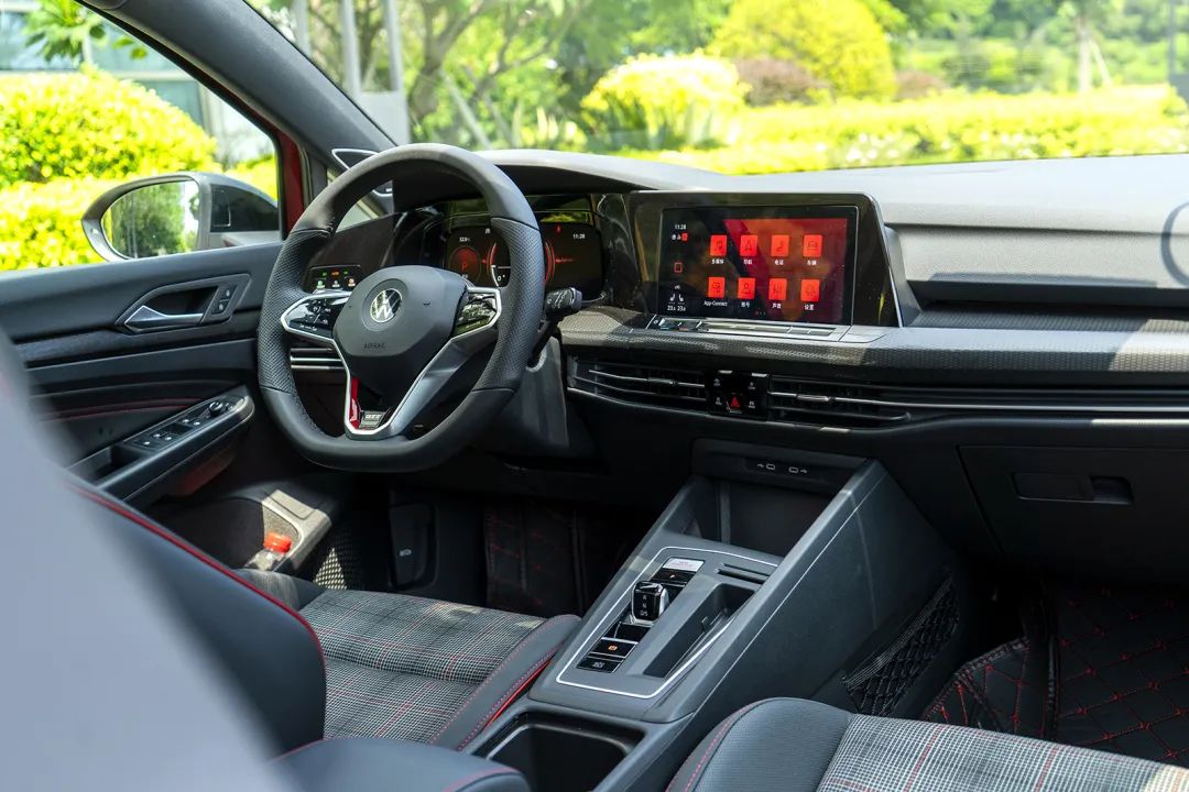 试驾高尔夫gti2024款,高尔夫8gti情怀