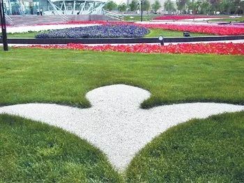 道路卵石地面铺装,鹅卵石路干铺装方法